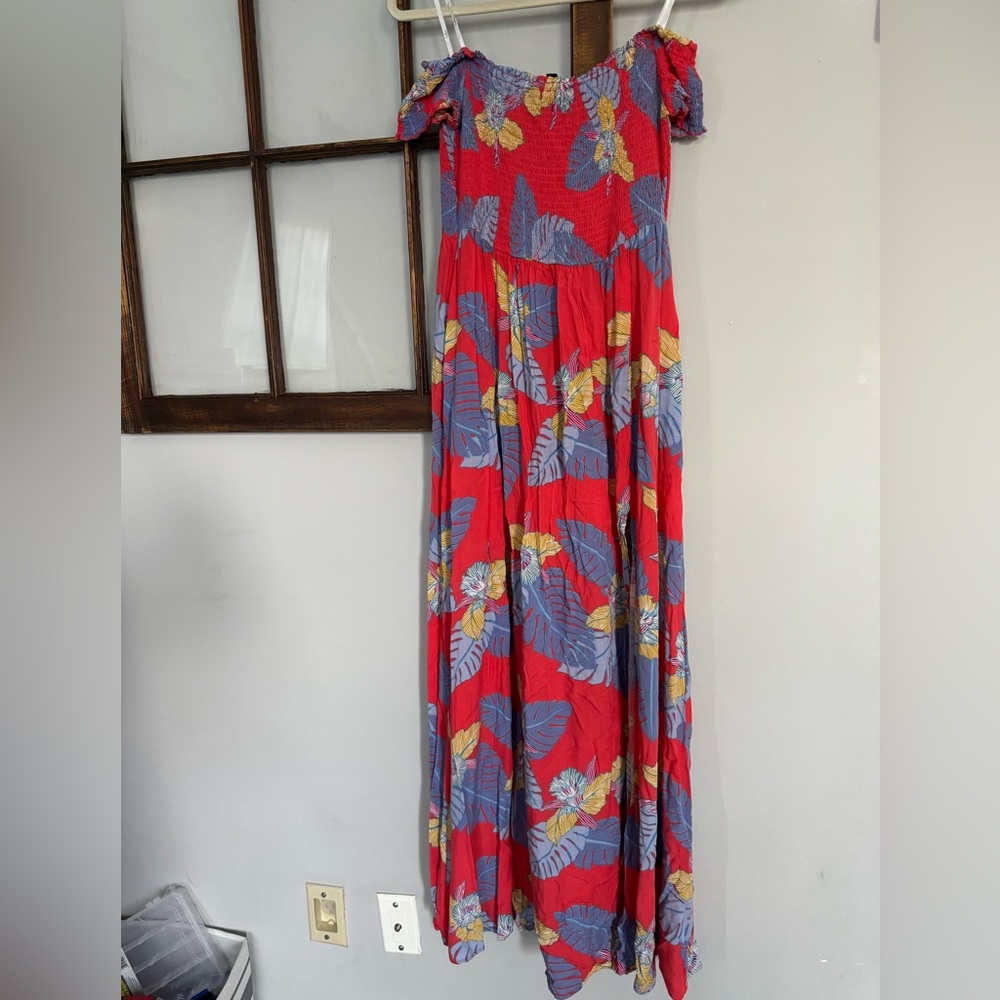 Lulu’s tropical red/orange floral dress size medium